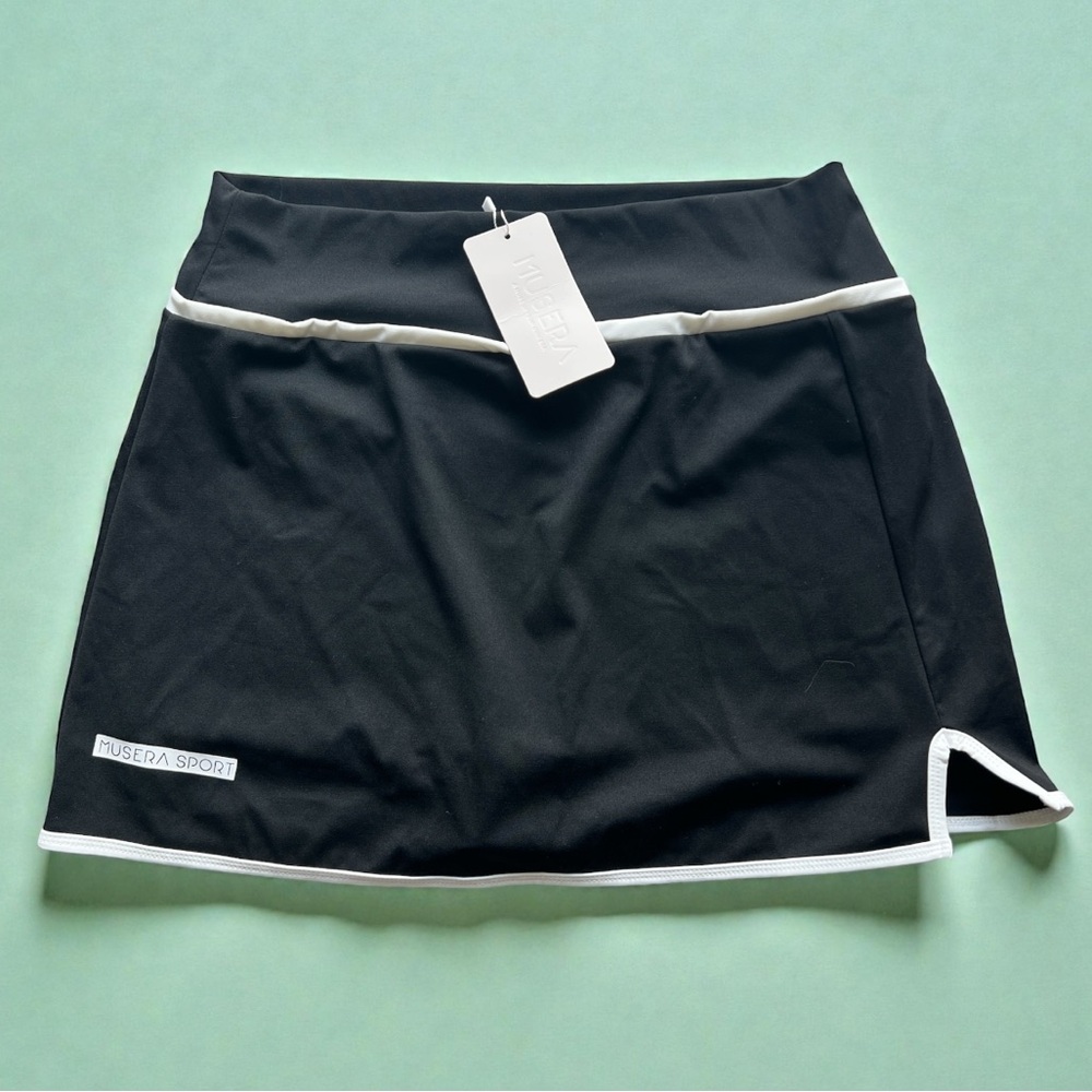 Musiera Sport Black Tennis Skort Skirt Built-In Shorts Size XL NWT‎